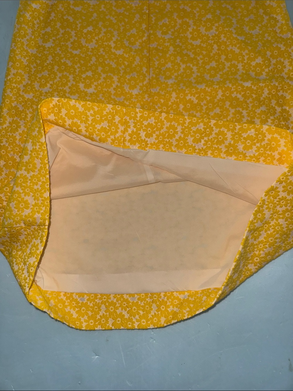 TUCKERNUCK Yellow Daisy Jacquard Grace Shift Dress Sz L Mod Revival Cottagecore - Picture 9 of 13
